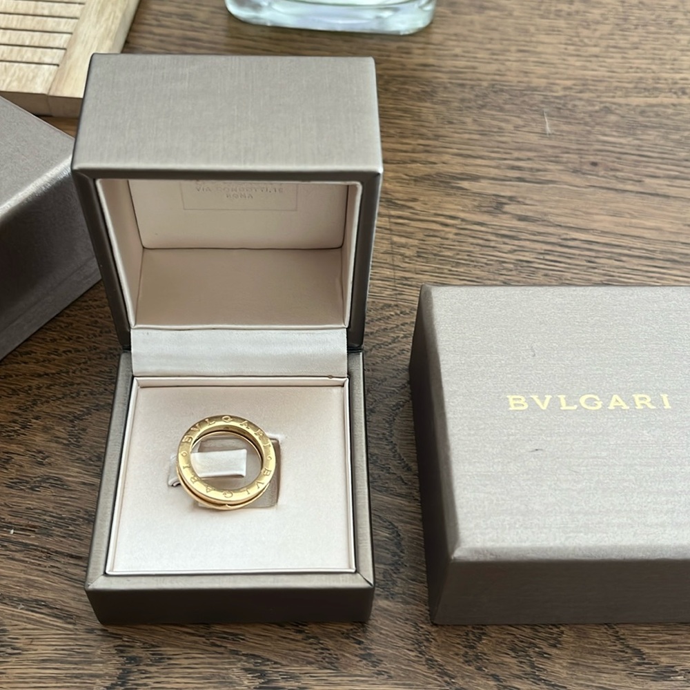 B.zero1 one-band ring in 18 kt yellow gold